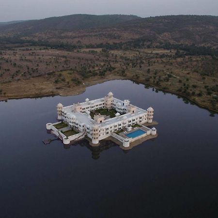 Juesta Lake Nahargarh Palace, Chittorgarh Pārsoli Extérieur photo